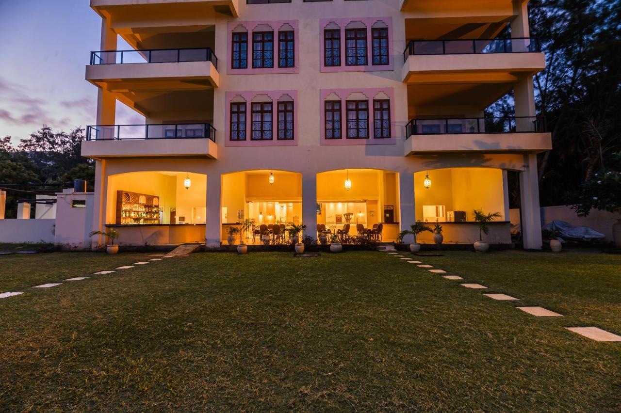Cocoa Boutique Hotel - Your Kenyan Beachfront Bliss Mombasa Kültér fotó
